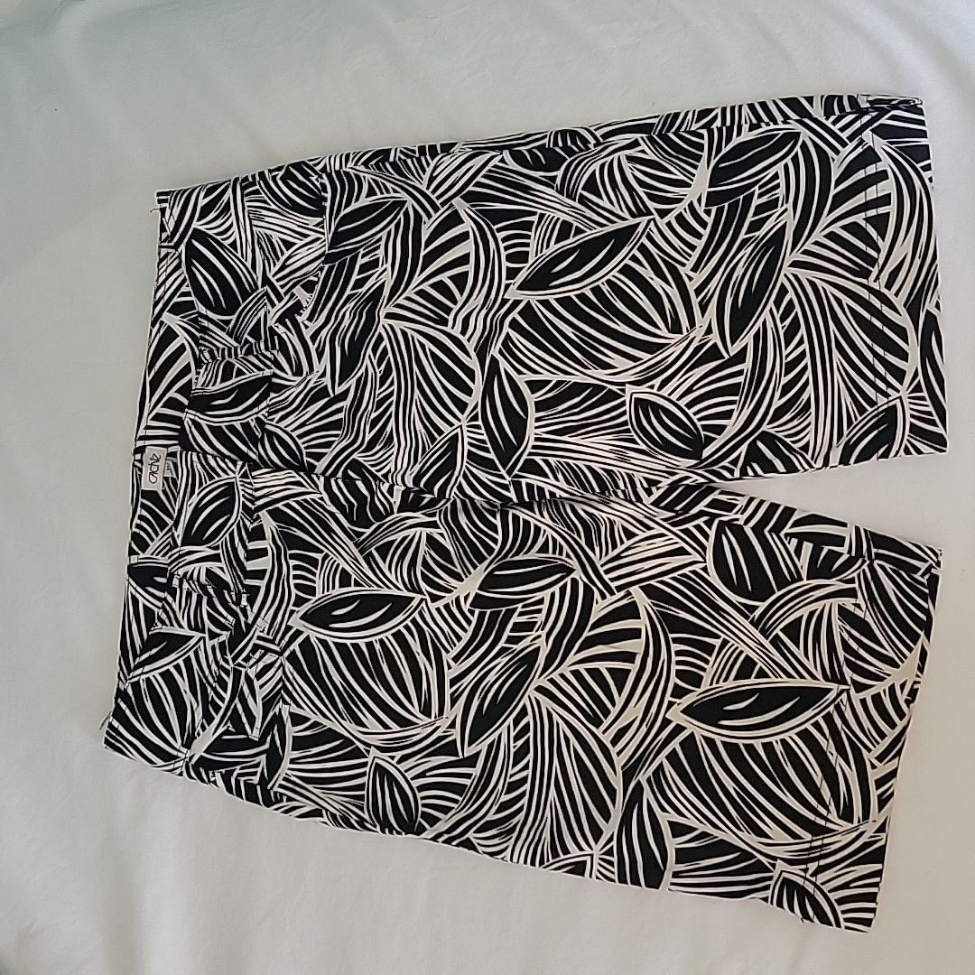 Cache Black  White Long Shorts Inseam 12  Black  White Swirled Bermuda Short